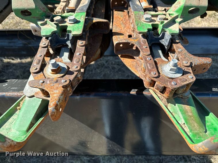 image for item DH1865 John Deere 612C  corn head