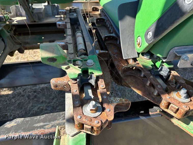 image for item DH1865 John Deere 612C  corn head