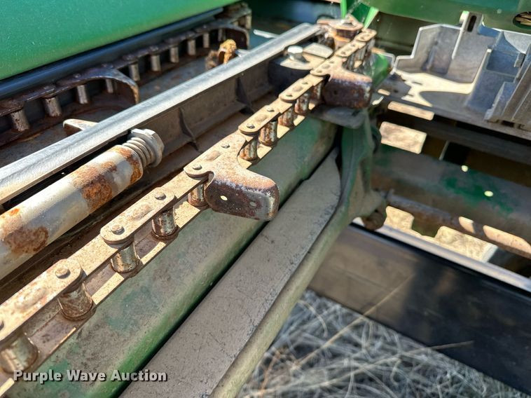 image for item DH1865 John Deere 612C  corn head