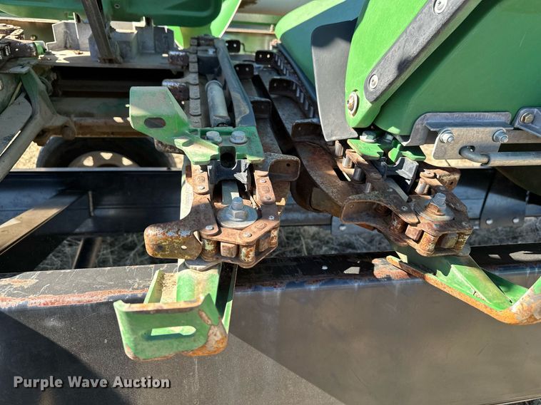 image for item DH1865 John Deere 612C  corn head