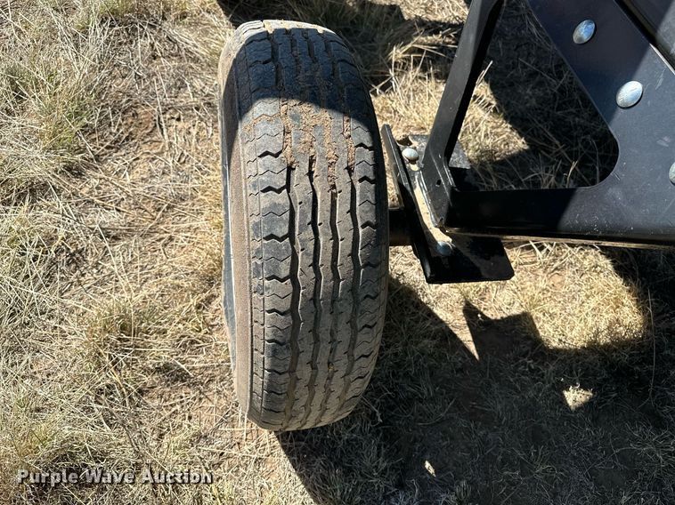 image for item DH1865 John Deere 612C  corn head