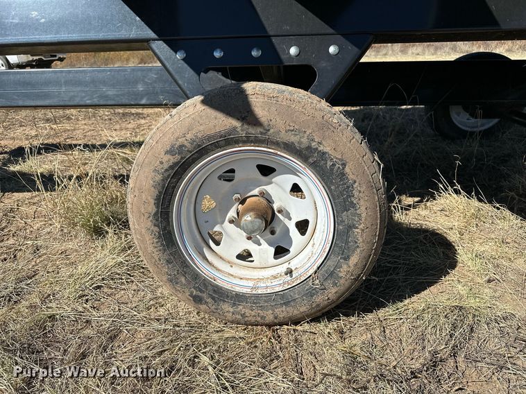 image for item DH1865 John Deere 612C  corn head