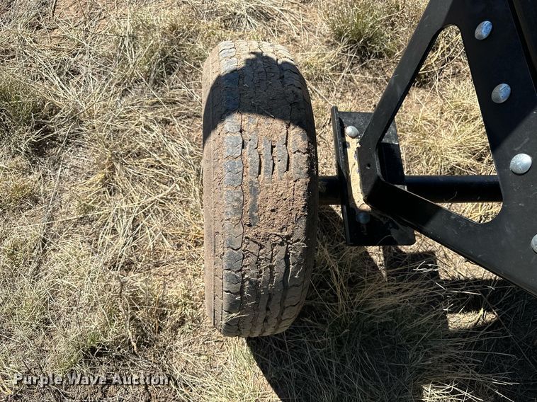 image for item DH1865 John Deere 612C  corn head