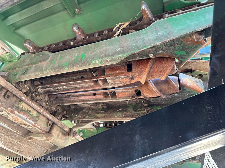 image for item DH1865 John Deere 612C  corn head