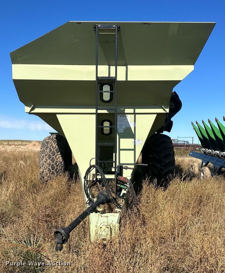 image for item DH1866 Orthman 1096  grain cart