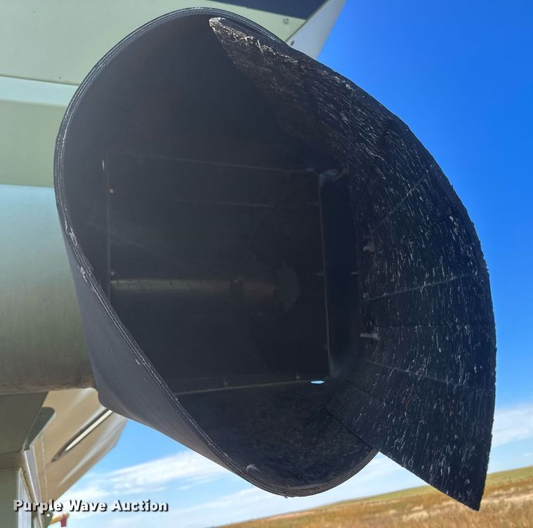 image for item DH1866 Orthman 1096  grain cart