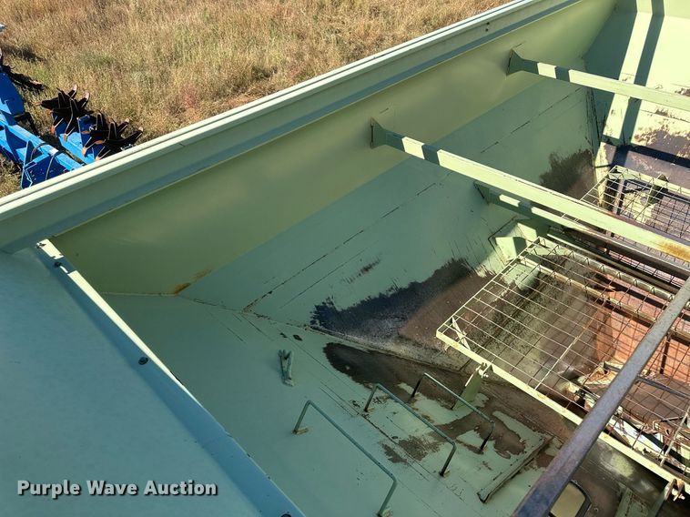 image for item DH1866 Orthman 1096  grain cart