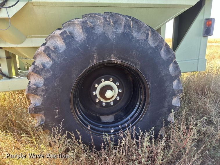 image for item DH1866 Orthman 1096  grain cart