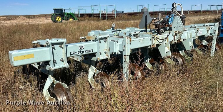 image for item DH1867 Orthman  strip-till