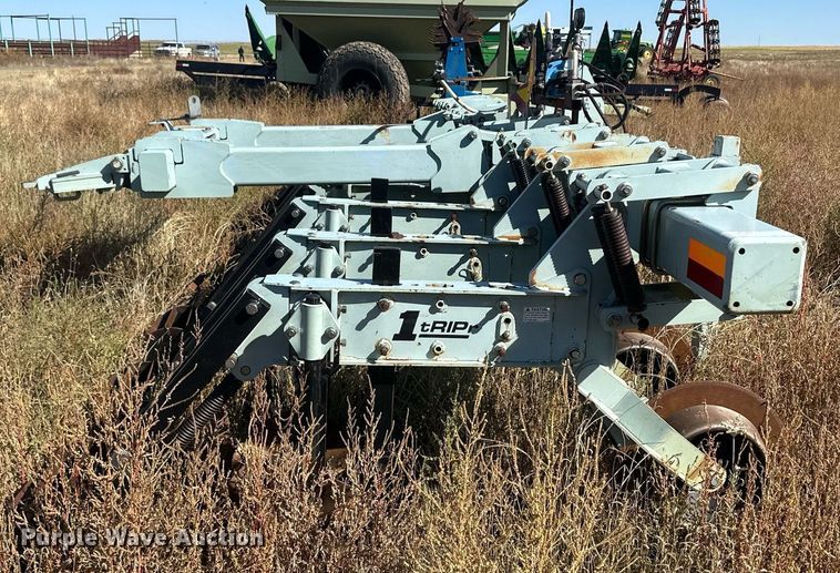 image for item DH1867 Orthman  strip-till