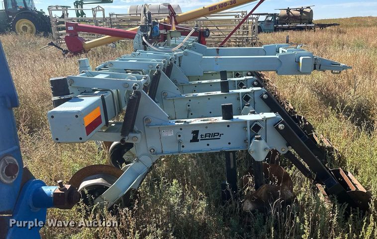 image for item DH1867 Orthman  strip-till