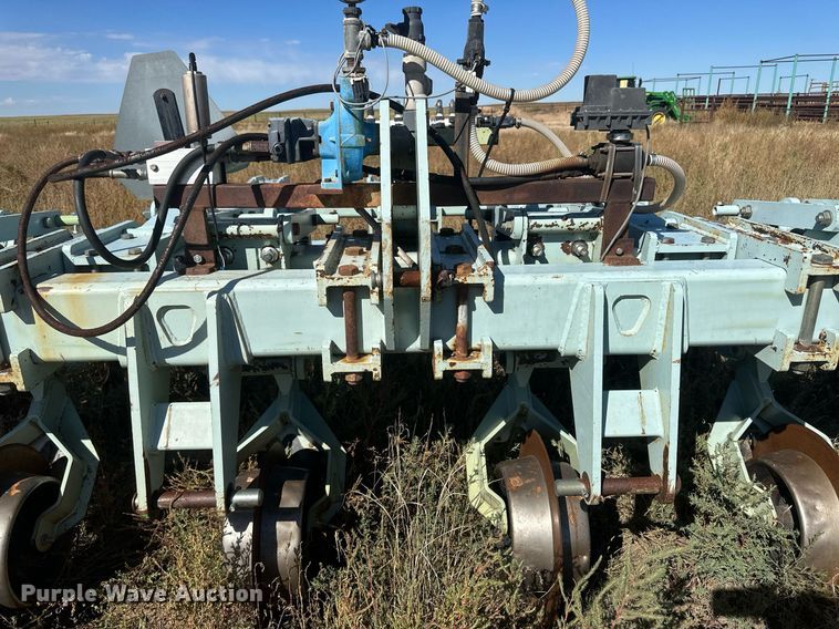 image for item DH1867 Orthman  strip-till