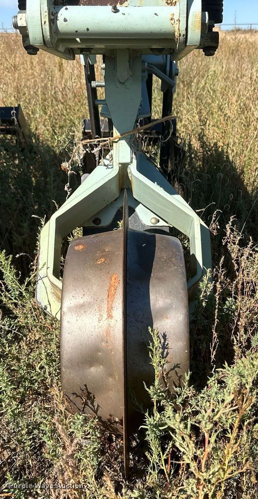 image for item DH1867 Orthman  strip-till