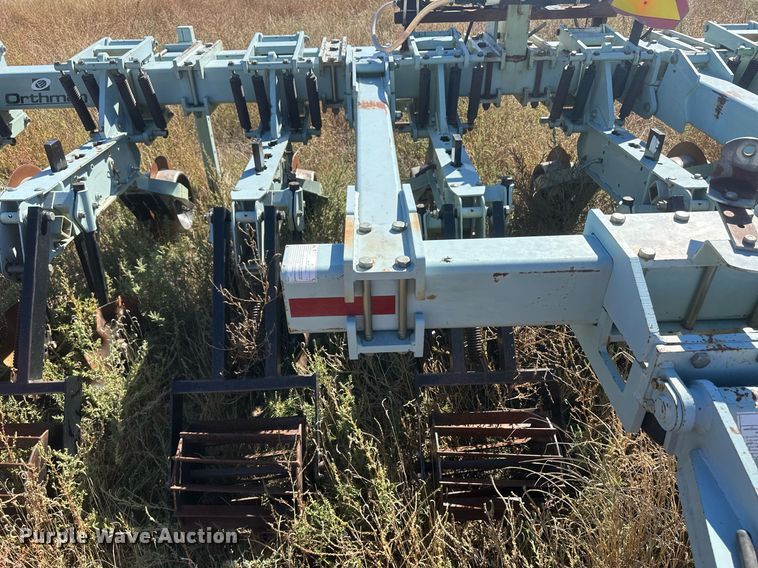 image for item DH1867 Orthman  strip-till