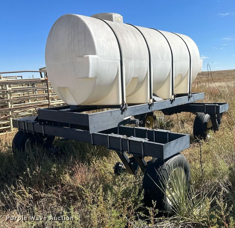 image for item DH1869 Wylie  nurse tank trailer