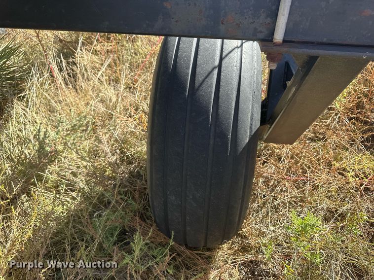 image for item DH1869 Wylie  nurse tank trailer