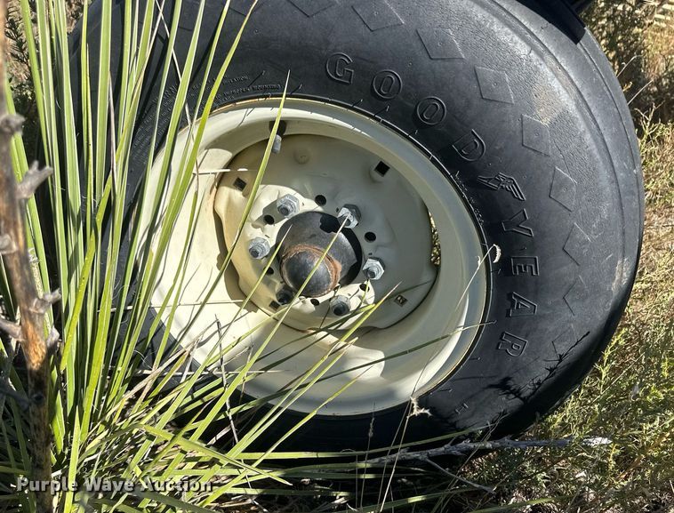 image for item DH1869 Wylie  nurse tank trailer