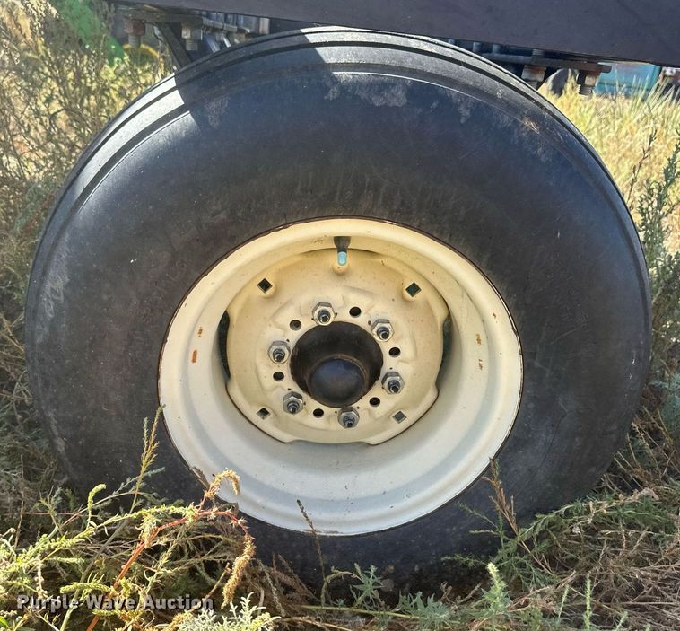 image for item DH1869 Wylie  nurse tank trailer