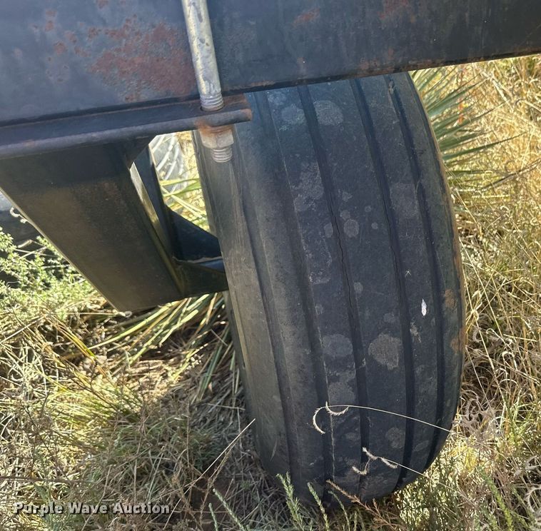 image for item DH1869 Wylie  nurse tank trailer