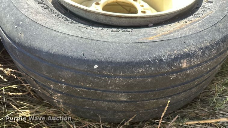 image for item DH1869 Wylie  nurse tank trailer