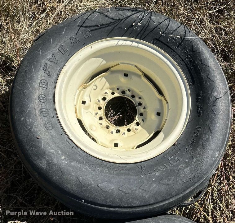 image for item DH1869 Wylie  nurse tank trailer