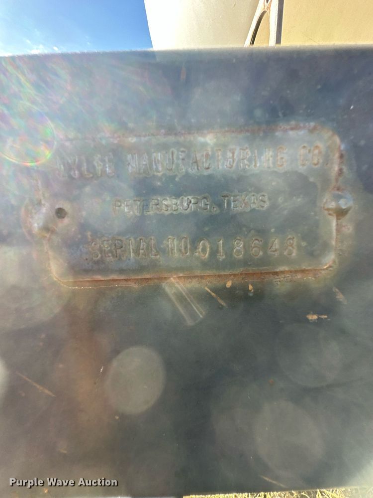 image for item DH1869 Wylie  nurse tank trailer