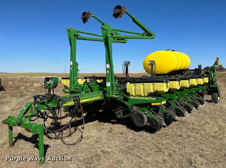 image for item DH1870 John Deere 1770NT  planter