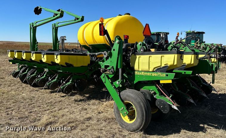 image for item DH1870 John Deere 1770NT  planter