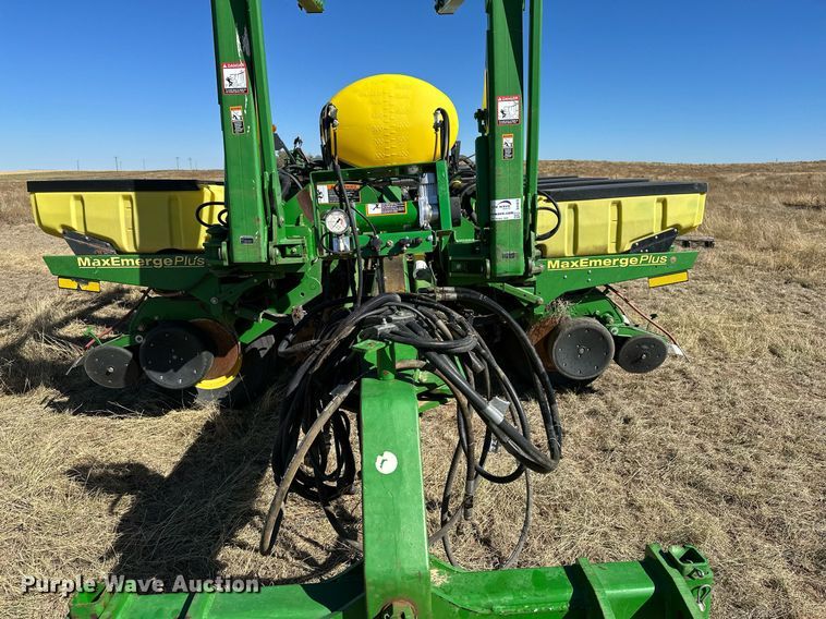 image for item DH1870 John Deere 1770NT  planter