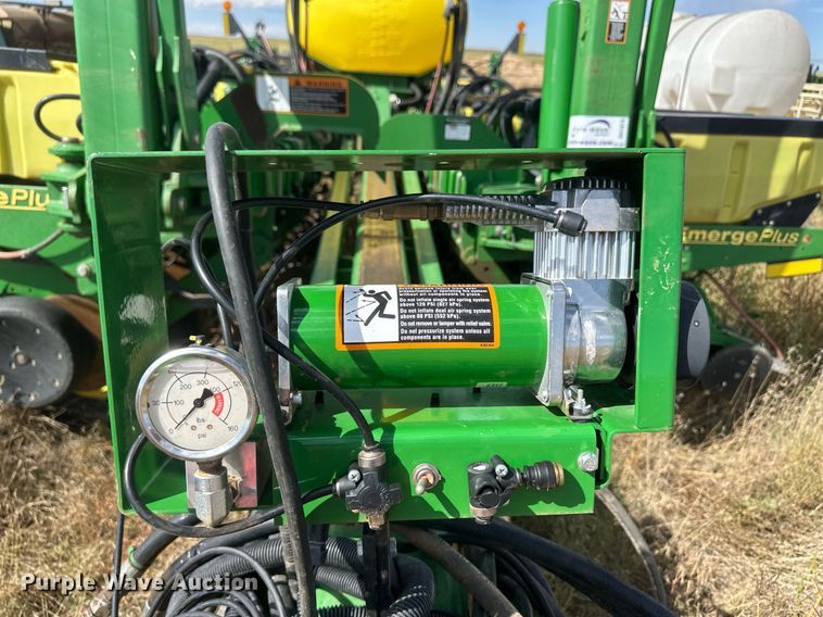 image for item DH1870 John Deere 1770NT  planter