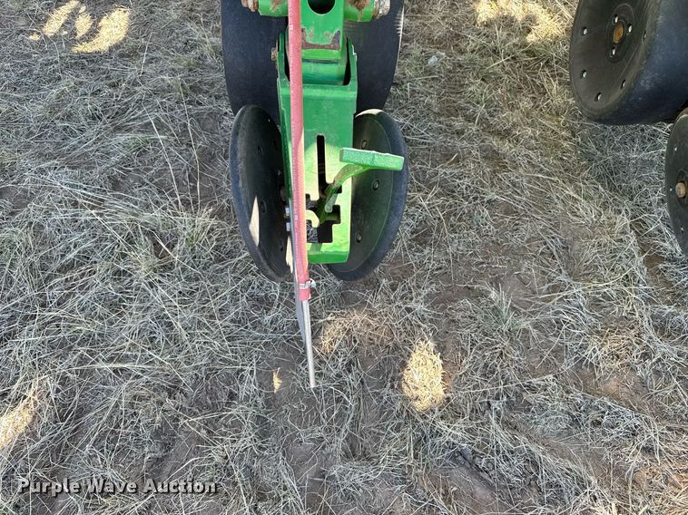 image for item DH1870 John Deere 1770NT  planter