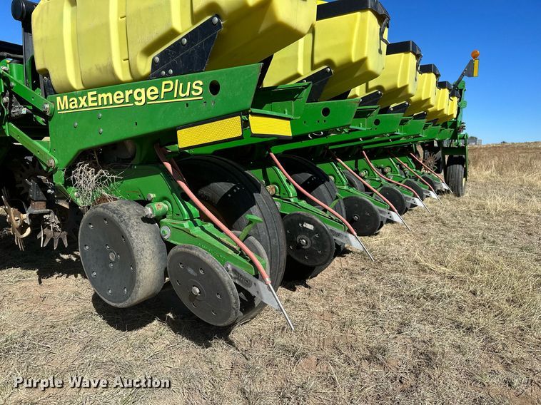 image for item DH1870 John Deere 1770NT  planter