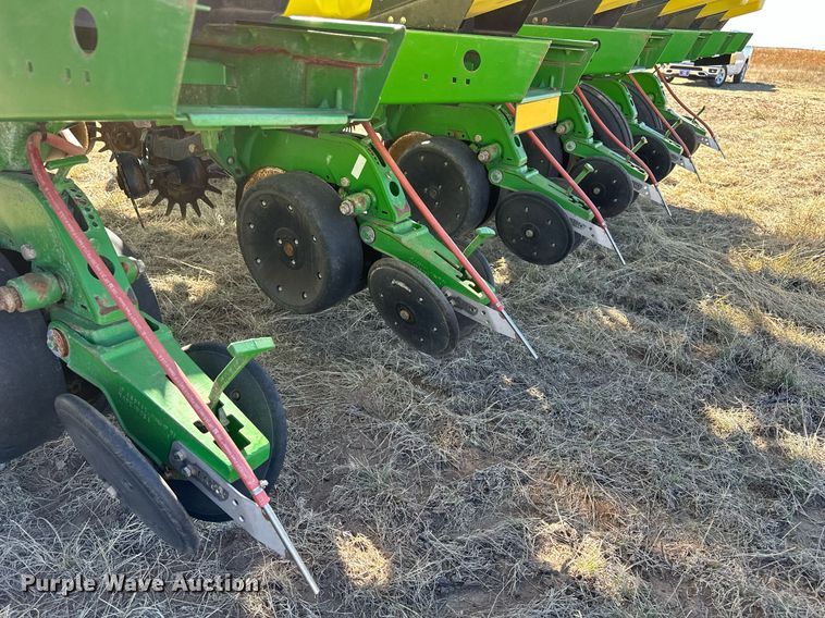 image for item DH1870 John Deere 1770NT  planter