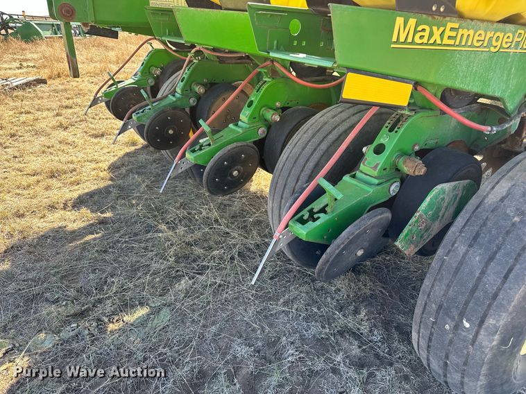 image for item DH1870 John Deere 1770NT  planter