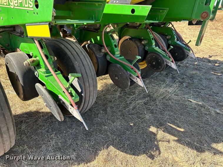 image for item DH1870 John Deere 1770NT  planter