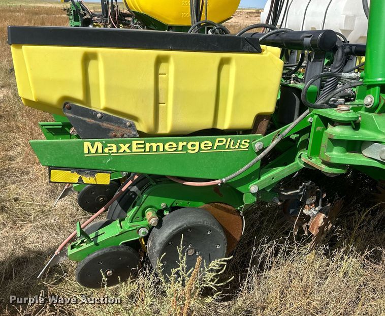 image for item DH1870 John Deere 1770NT  planter