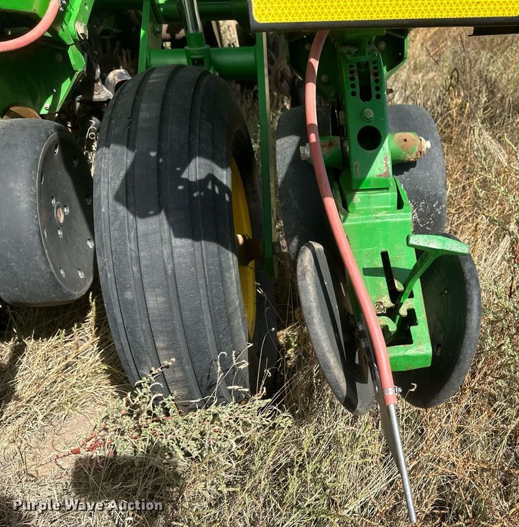 image for item DH1870 John Deere 1770NT  planter