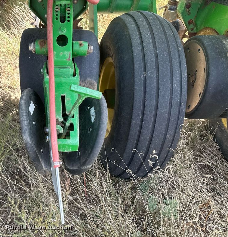 image for item DH1870 John Deere 1770NT  planter