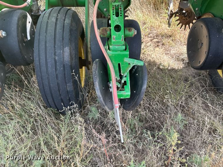 image for item DH1870 John Deere 1770NT  planter