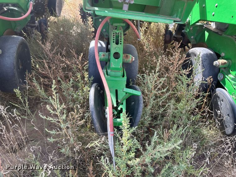 image for item DH1870 John Deere 1770NT  planter