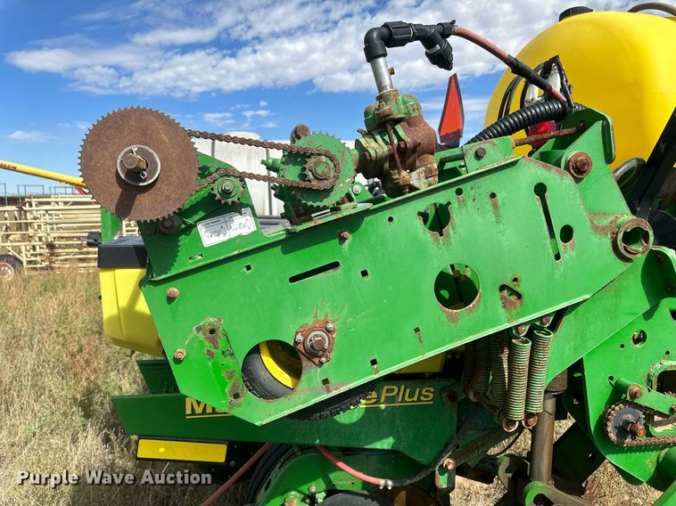 image for item DH1870 John Deere 1770NT  planter