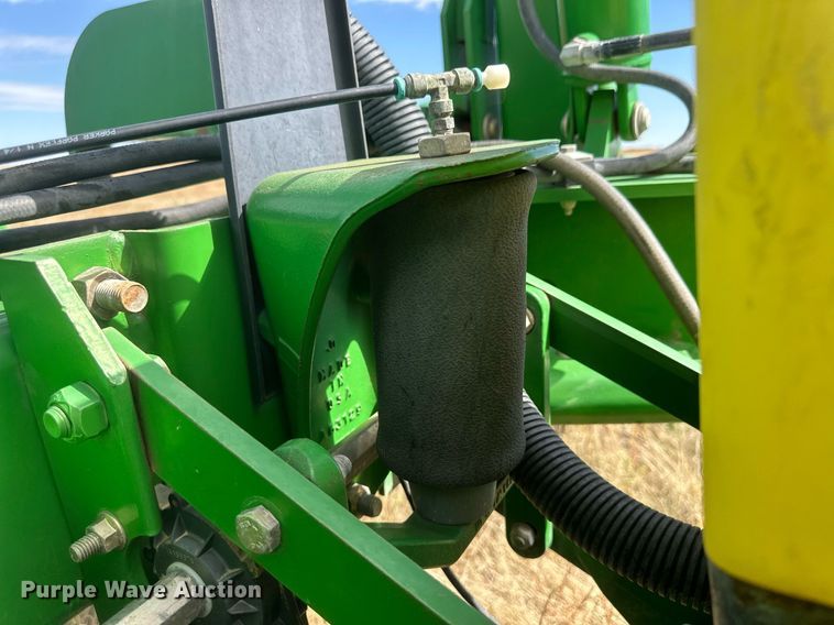 image for item DH1870 John Deere 1770NT  planter