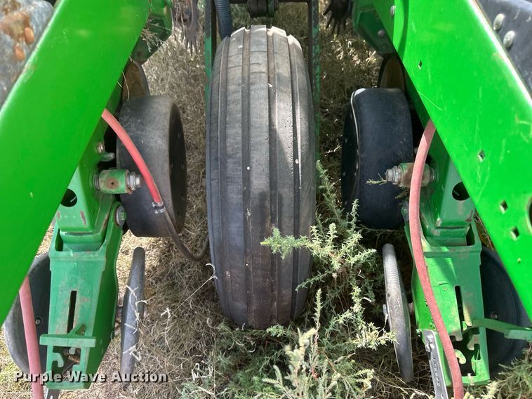 image for item DH1870 John Deere 1770NT  planter