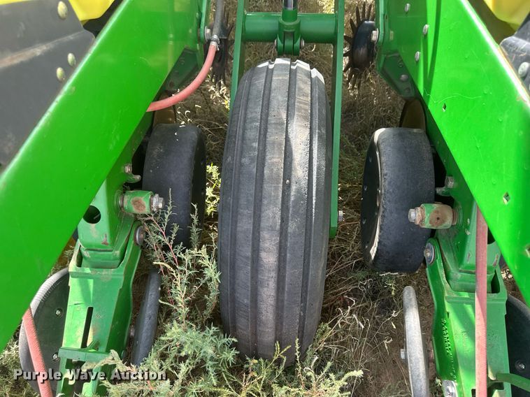 image for item DH1870 John Deere 1770NT  planter
