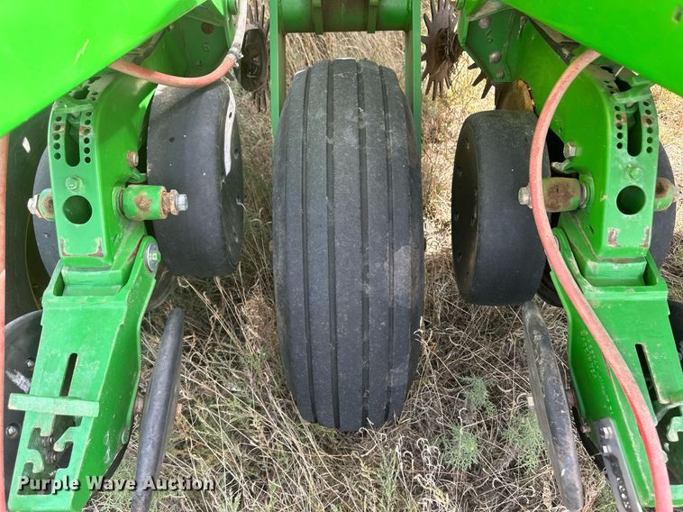 image for item DH1870 John Deere 1770NT  planter