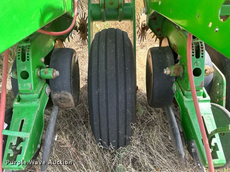 image for item DH1870 John Deere 1770NT  planter