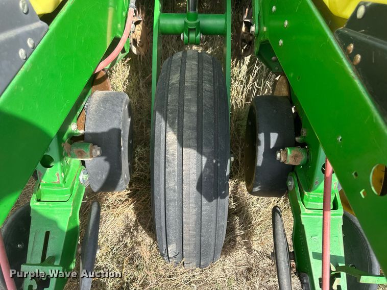 image for item DH1870 John Deere 1770NT  planter