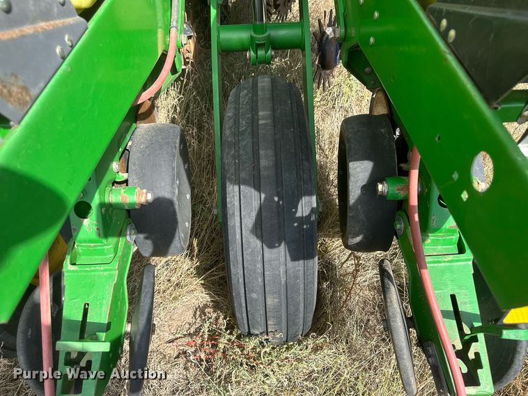 image for item DH1870 John Deere 1770NT  planter