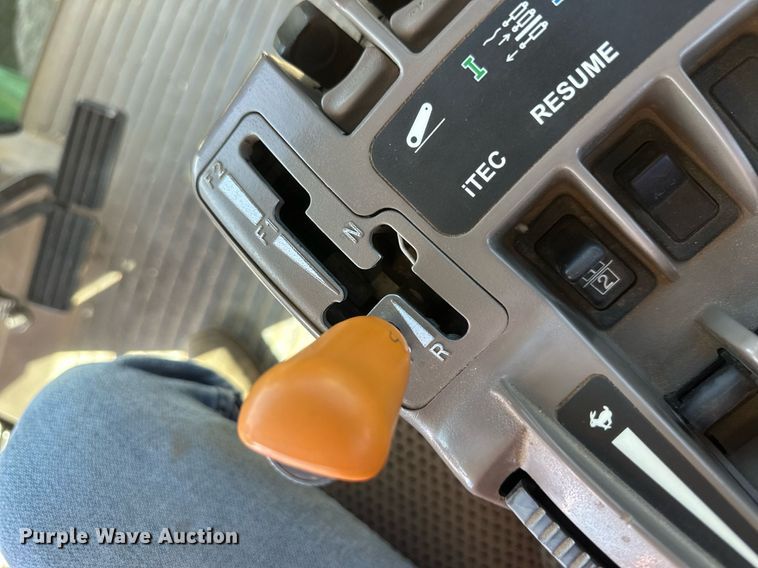 image for item DH1871 2013 John Deere 8335R  MFWD tractor