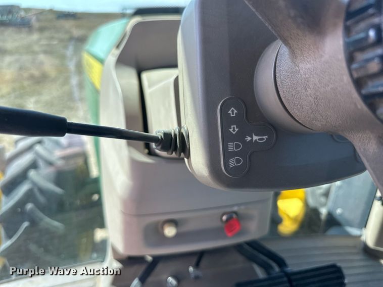 image for item DH1871 2013 John Deere 8335R  MFWD tractor